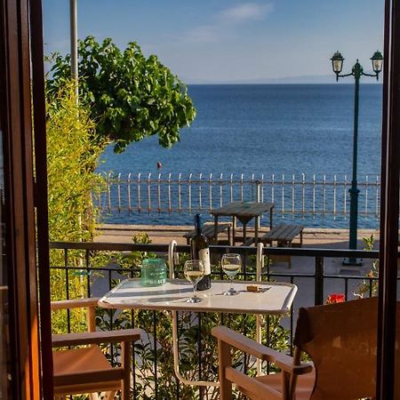 Notos Sea Front Apartment Глосса Экстерьер фото